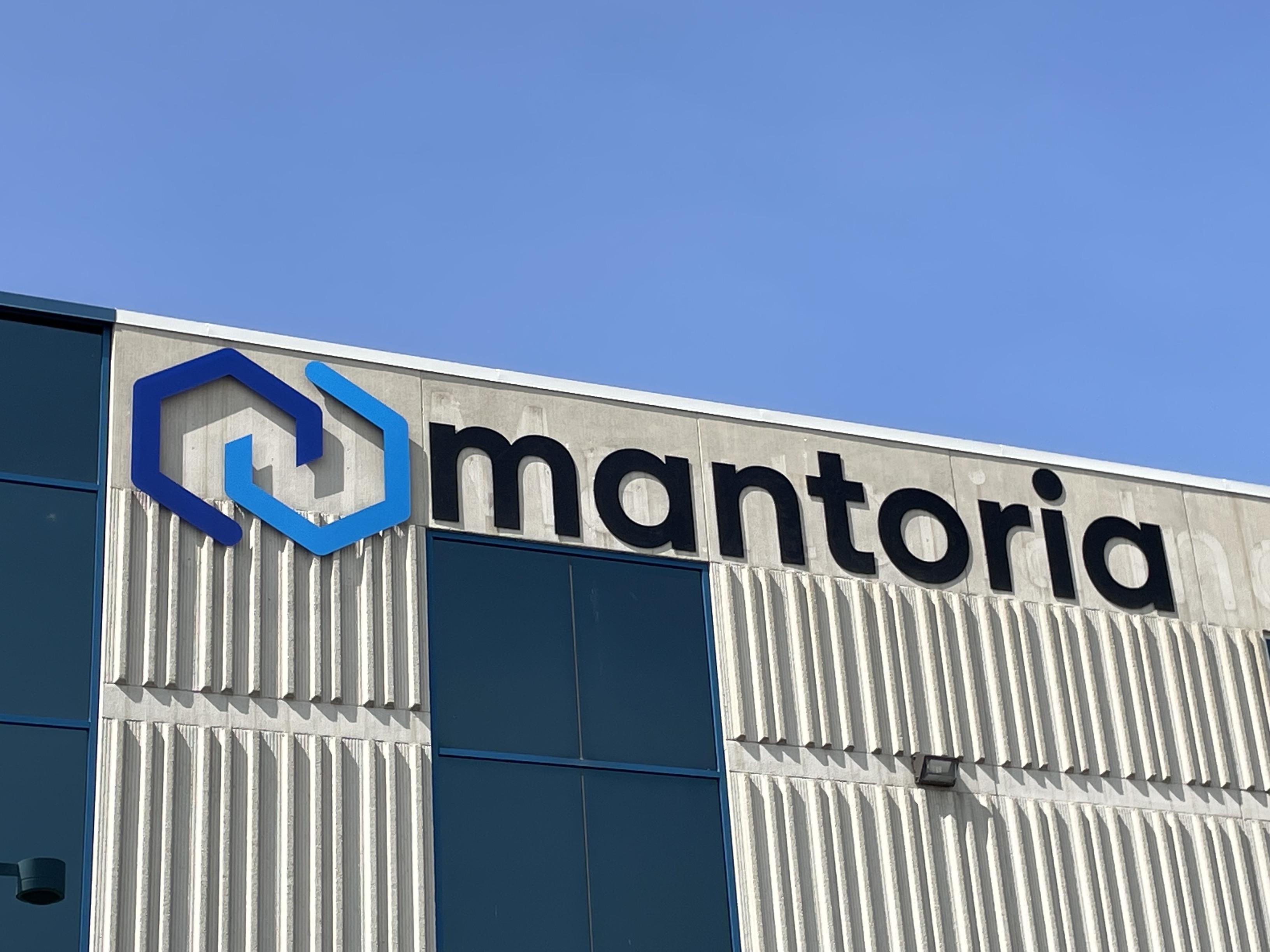 E-Commerce Fulfillment Logistics - Mantoria | 199 Longside Dr, Mississauga, ON L5W 1L8, Canada | Phone: (905) 267-3408