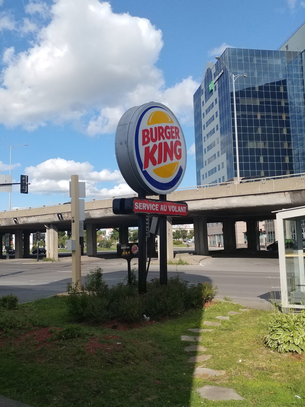 Burger King | 55 Boulevard Crémazie O, Montréal, QC H2N 1L3, Canada | Phone: (514) 389-9542