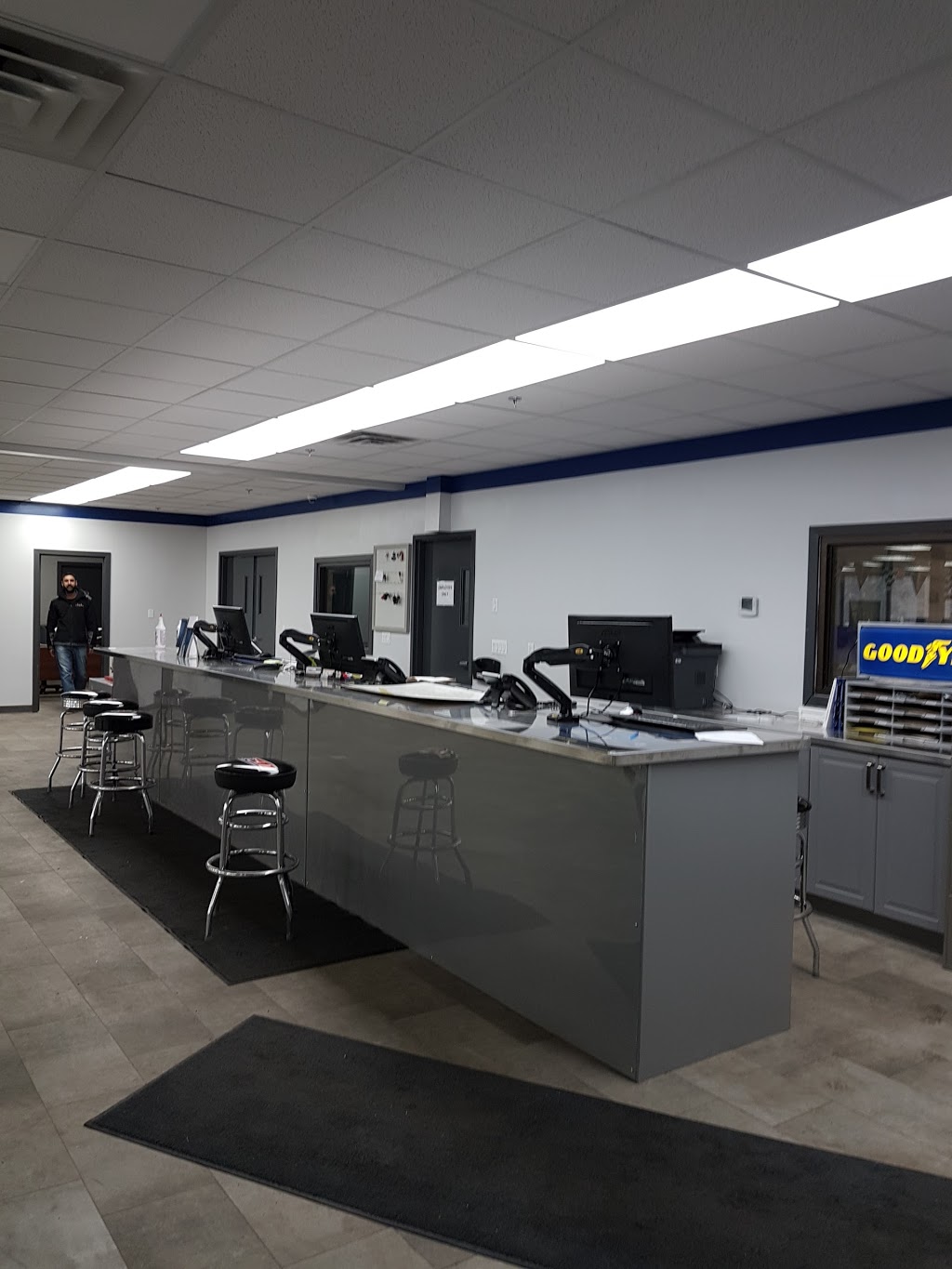 Edmonton Tire and Lube Ltd | 7320 18 St, Edmonton, AB T6P 1N8, Canada | Phone: (780) 485-0026