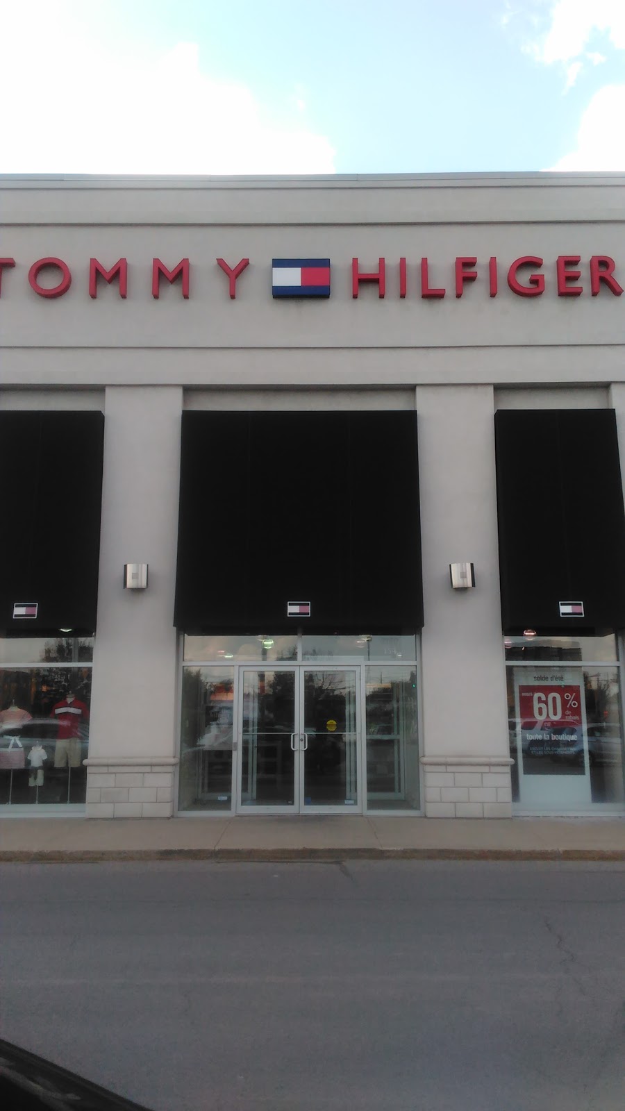 Tommy Hilfiger | 3150 Boulevard de la Gare, Vaudreuil-Dorion, QC J7V 8W5, Canada | Phone: (450) 455-4685