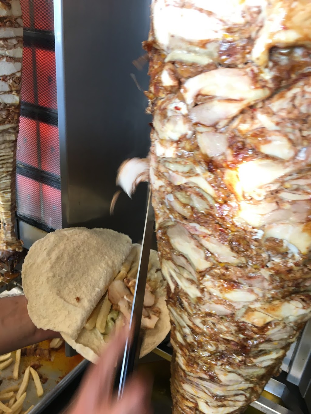 Shawarma Box | 5067 Dixie Rd, Mississauga, ON L4W 5S6, Canada | Phone: (905) 238-1044