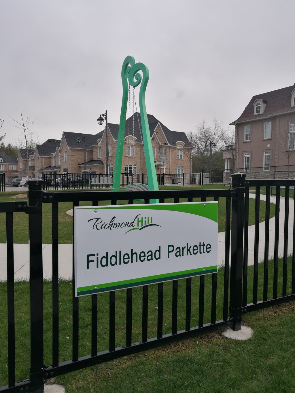 Fiddlehead Parkette | 0E5, Paradelle Dr, Richmond Hill, ON L4E 0E5, Canada