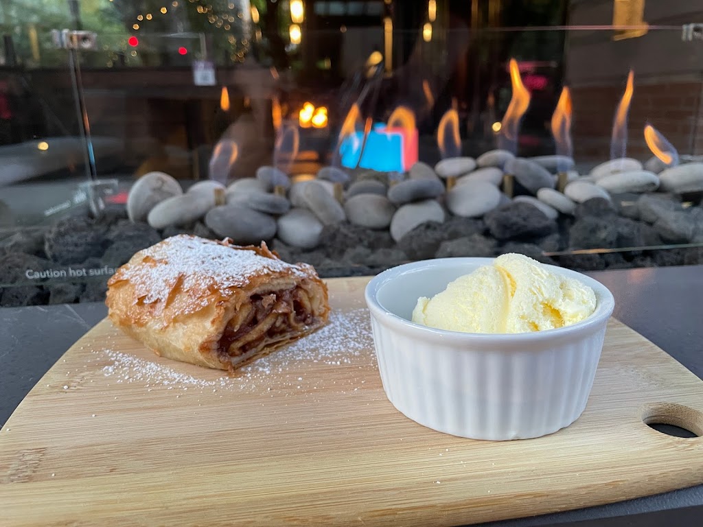 Honeybrew Strudel Bar | 785 Davie St, Vancouver, BC V6Z 2S7, Canada | Phone: (604) 423-5870