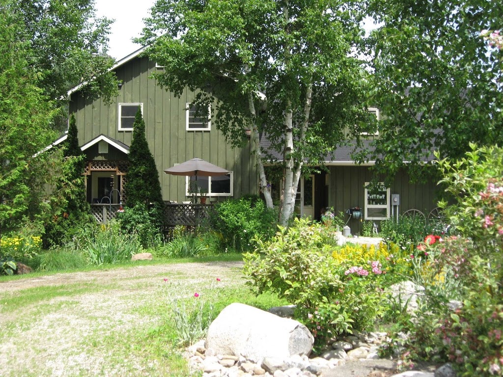 Nottawasaga Hideaway Bed and Breakfast | 7272 Nottawa Side Road East, Collingwood, ON L9Y 3Z1, Canada | Phone: (705) 443-9513