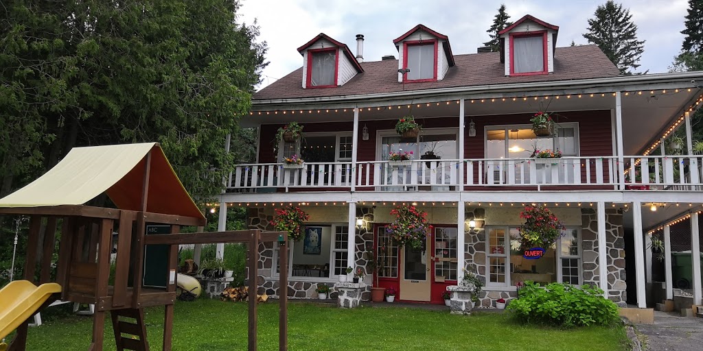 Motel des Pays den Haut | 1140 QC-117, Val-David, QC J0T 2N0, Canada | Phone: (819) 322-2032