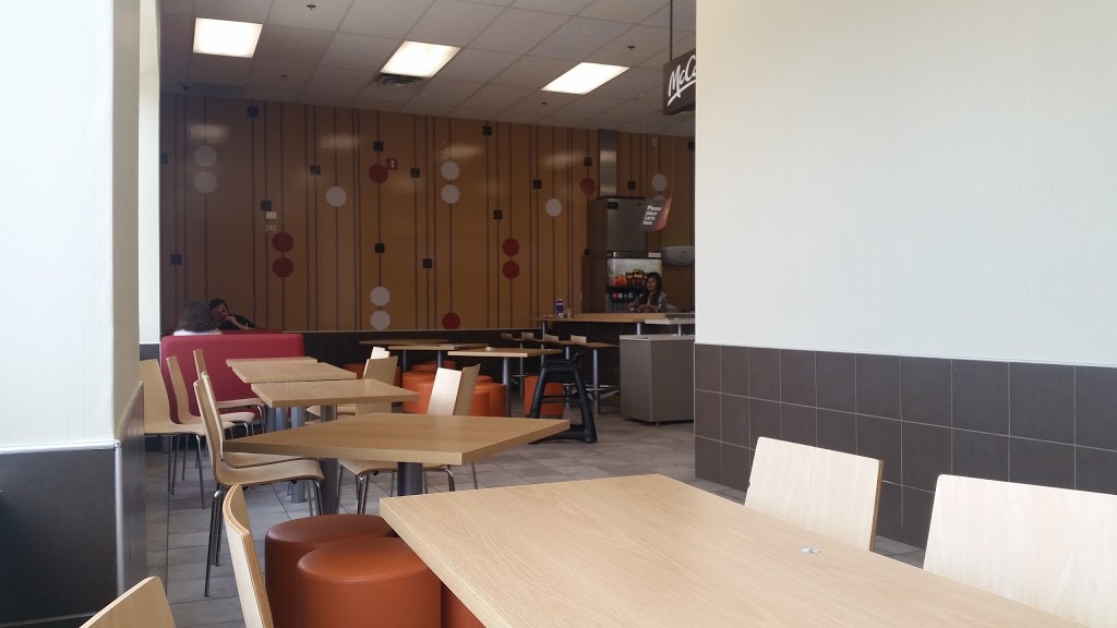 McDonalds | 3155 Argentia Rd, Mississauga, ON L5N 8E1, Canada | Phone: (905) 824-3728