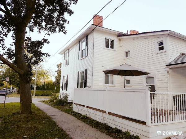 Barker House Bed and Breakfast | 46 Johnson St, Niagara-on-the-Lake, ON L0S 1J0, Canada | Phone: (437) 983-1165