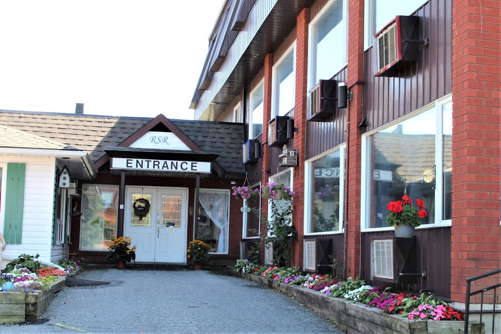 Riverview Seniors Residence Ltd | 204 Lake Ave W, Carleton Place, ON K7C 1M2, Canada | Phone: (613) 253-0504