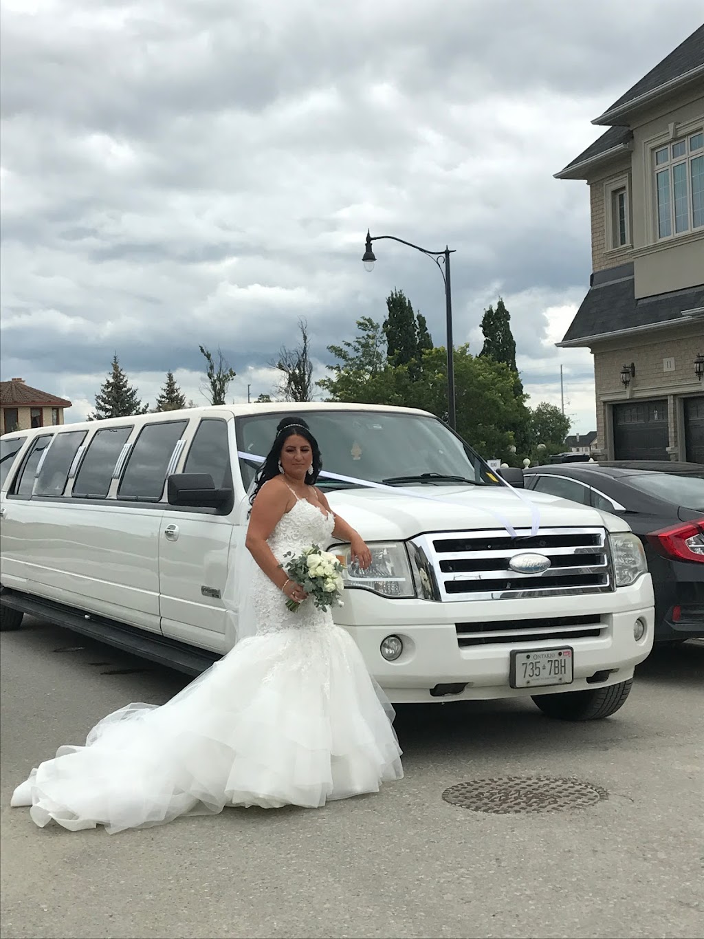Acme Limo | Gander Dr, Scarborough, ON M1G 2W1, Canada | Phone: (416) 648-6880