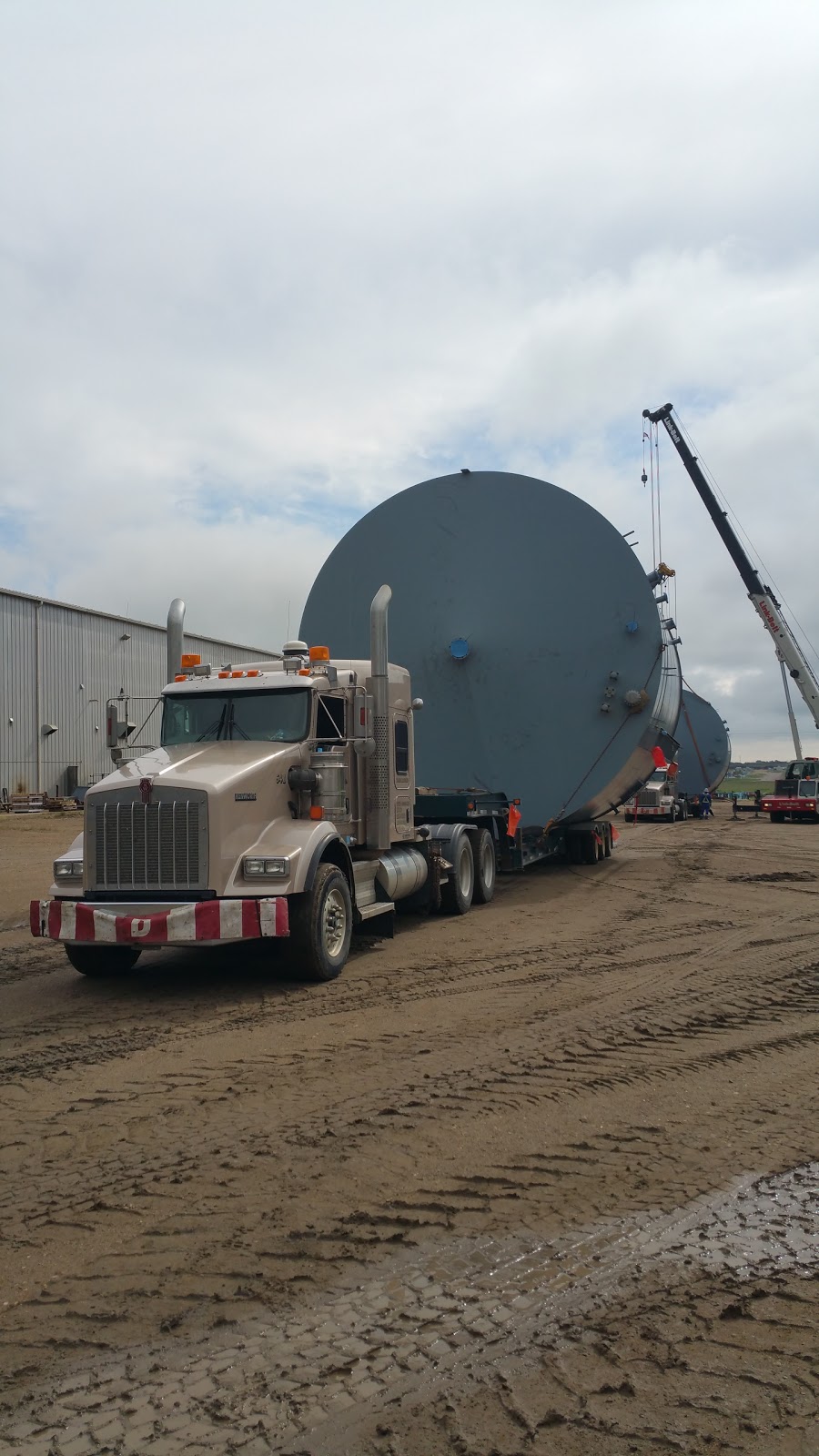 Rangeland Truck & Crane Ltd. | 285120 Yankee Valley Boulevard, Airdrie, AB T4A 2A4, Canada | Phone: (403) 945-9882