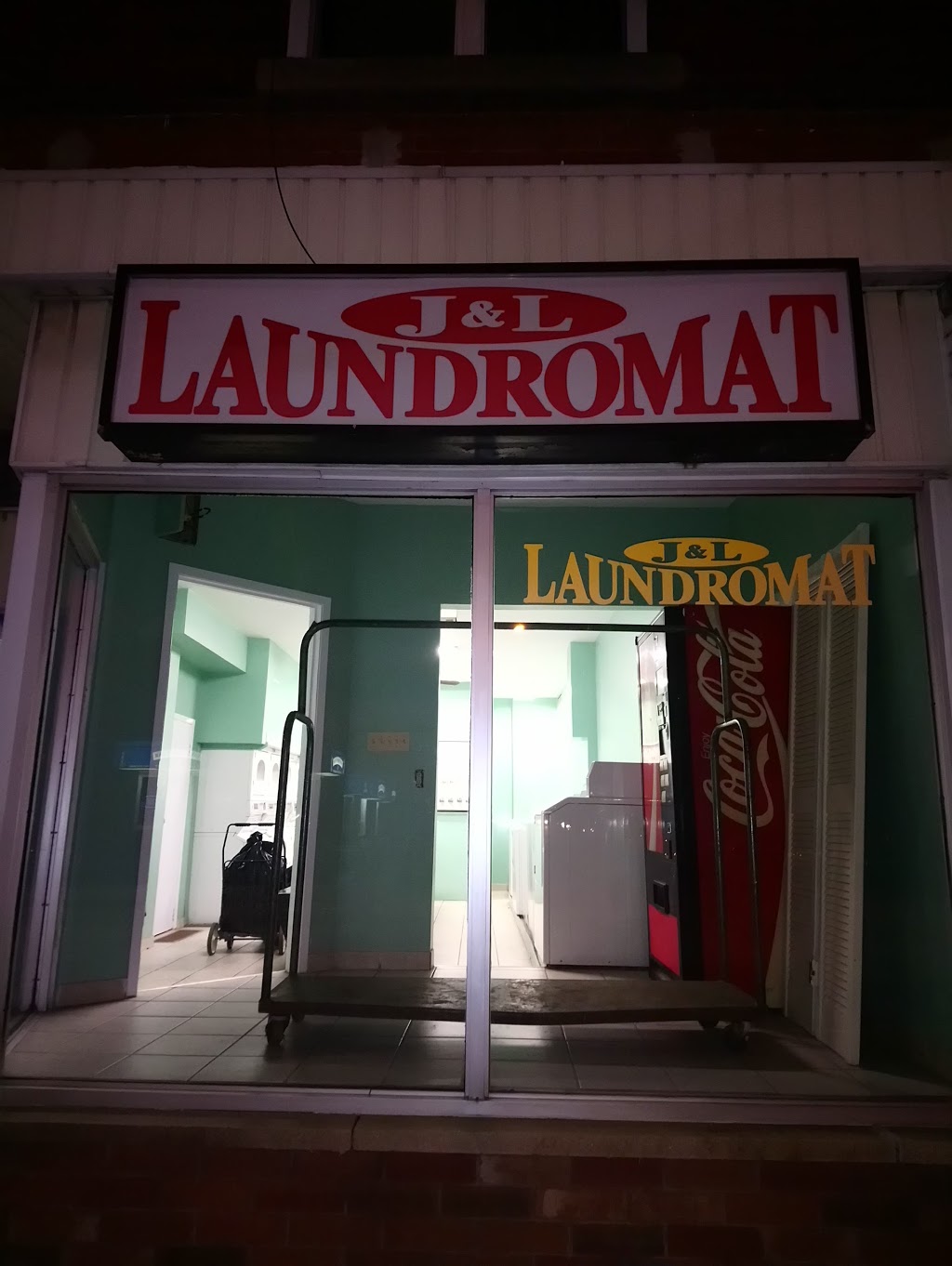 J& L LAUNDROMAT | 363 Barton St E, Hamilton, ON L8L 2X8, Canada