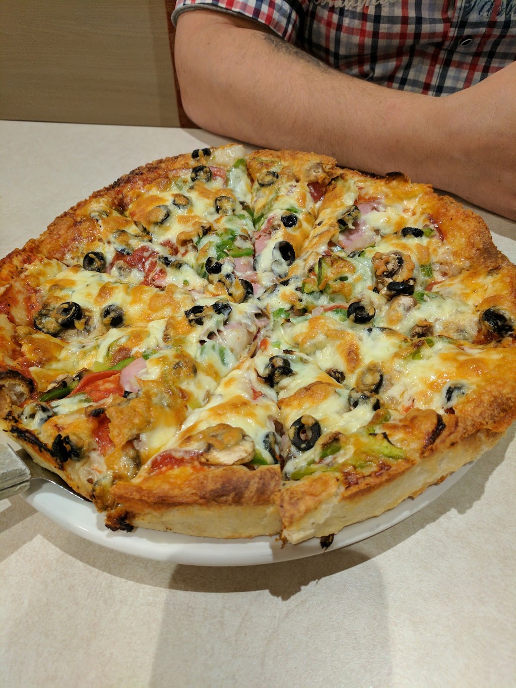 Royal Pizza | 1214 101 St SW, Edmonton, AB T6X 0P1, Canada | Phone: (780) 705-0970