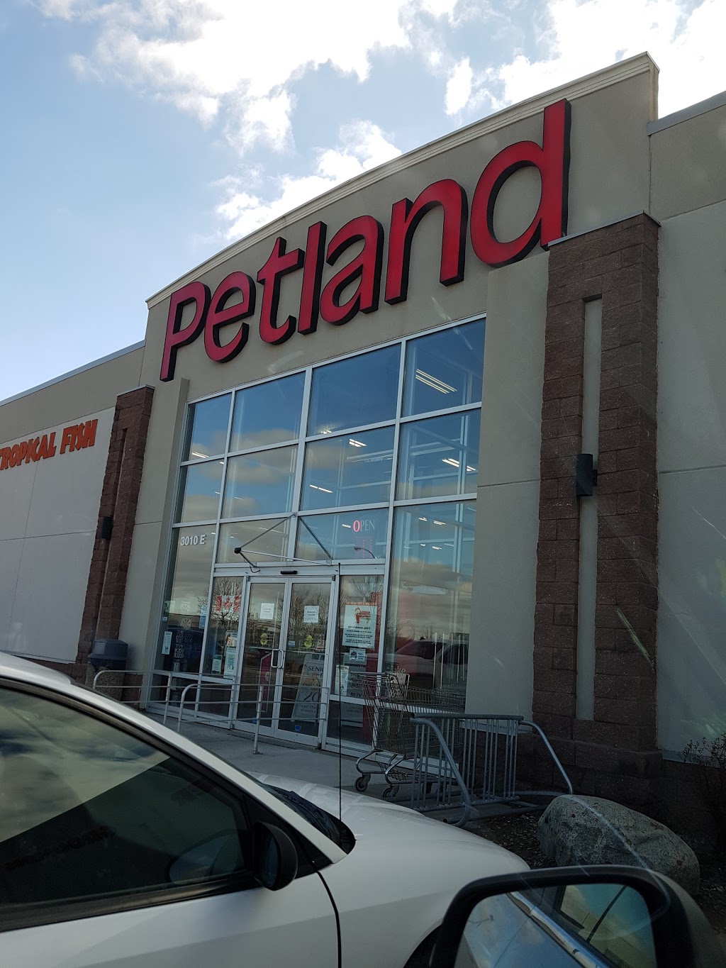 Petland | 3010 Quance St, Regina, SK S4V 3B8, Canada | Phone: (306) 789-3622