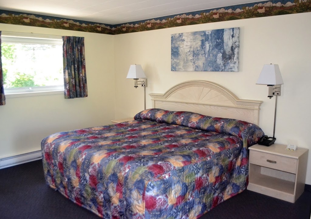 Stratford Suburban Motel | 2808 Ontario St, Stratford, ON N5A 6S5, Canada | Phone: (519) 271-9650