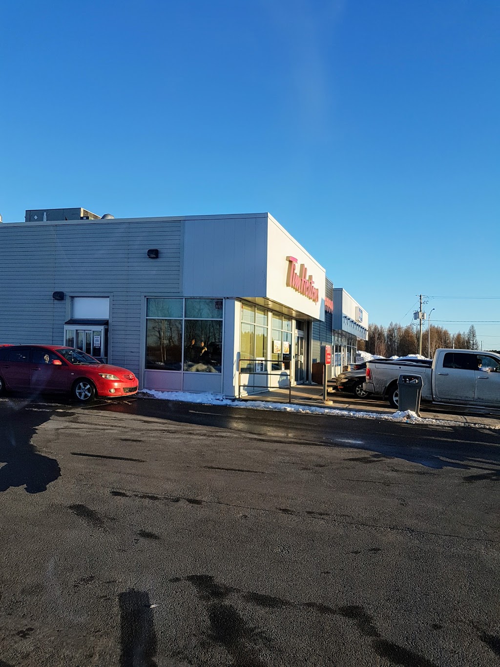 Tim Hortons | 1099 Route Principale, Sainte-Anne-du-Sault, QC G0Z 1C0, Canada | Phone: (819) 367-2244