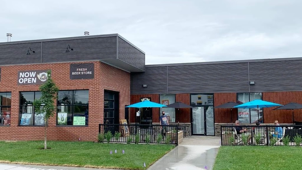 4 Degrees Brewing Company | 275 Brockville St, Smiths Falls, ON K7A 4Z6, Canada | Phone: (613) 205-1564