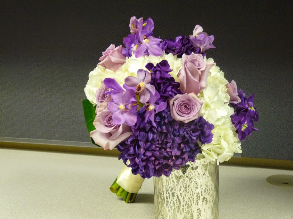 Freys Flowers Ltd. | 19 First St E, Elmira, ON N3B 2E6, Canada | Phone: (519) 669-8511