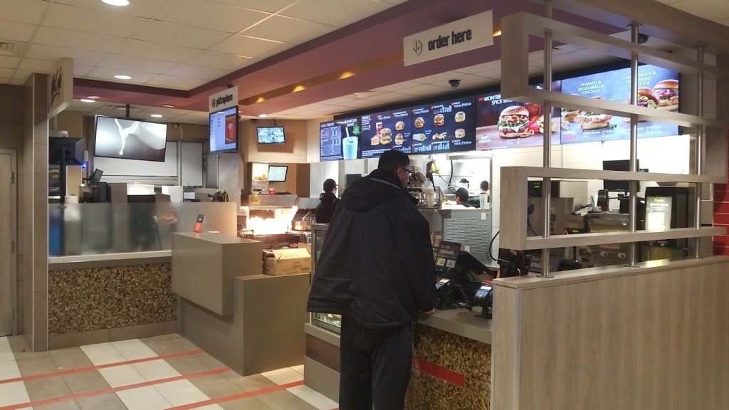 McDonalds | 2965 Eglinton Ave W, Mississauga, ON L5M 6J3, Canada | Phone: (905) 820-7438