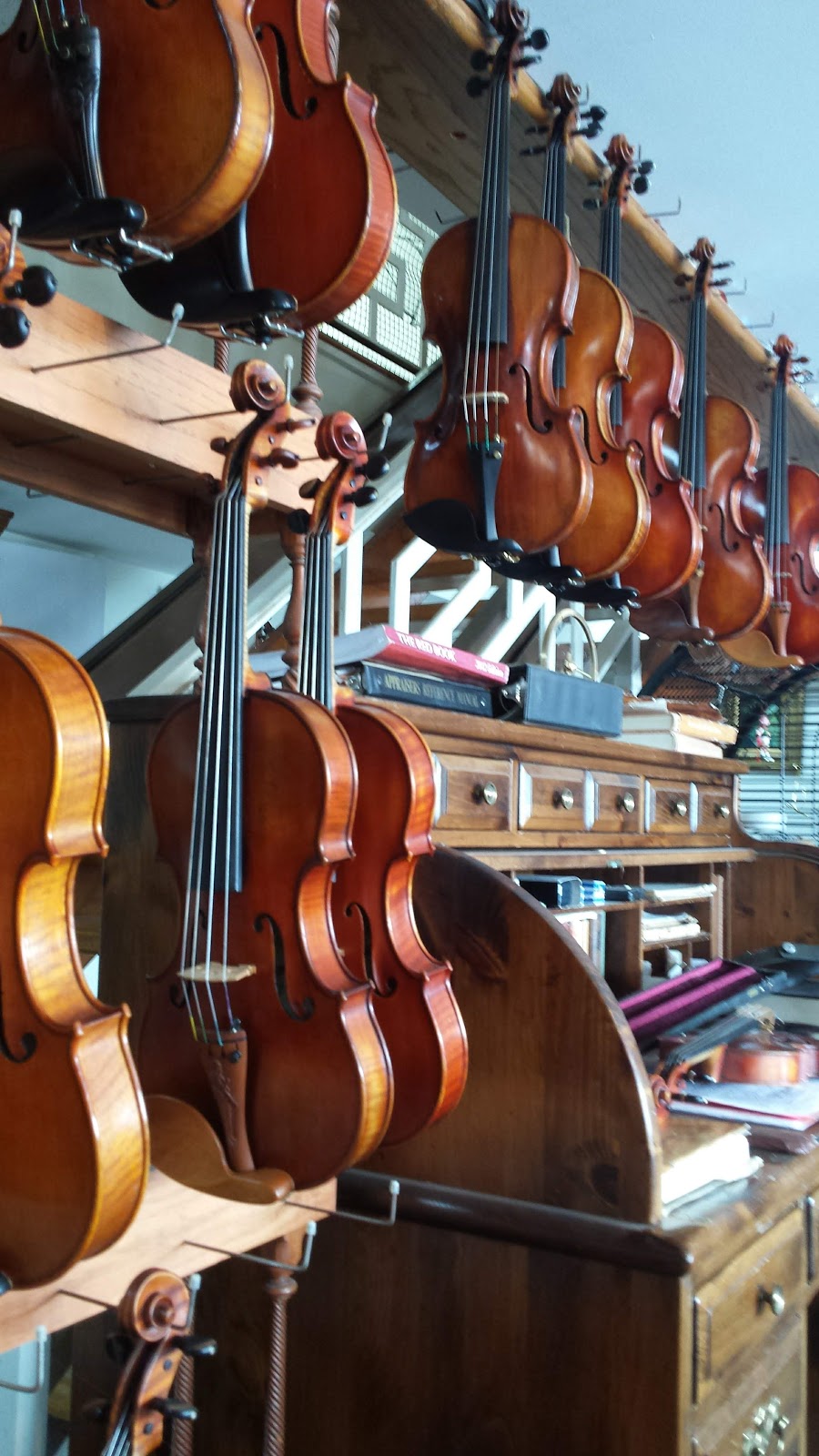 Wronas House of Violins | 907 Escarpment Dr, Lewiston, NY 14092, USA | Phone: (716) 297-2263