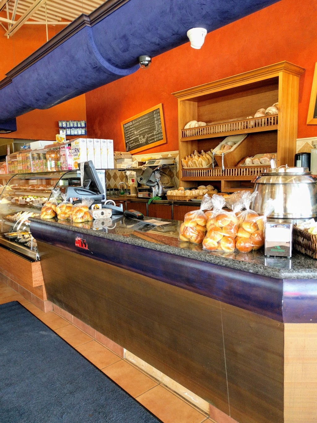 Caldense Bakery | 5425 Creditview Rd Unit 14, Mississauga, ON L5V 2P3, Canada | Phone: (905) 814-0049