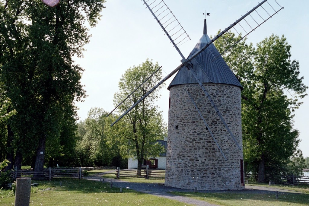 Windmill Farm Organics | 2103 Boulevard Perrot, Notre-Dame-de-lÎle-Perrot, QC J7V 8P4, Canada | Phone: (514) 453-9757