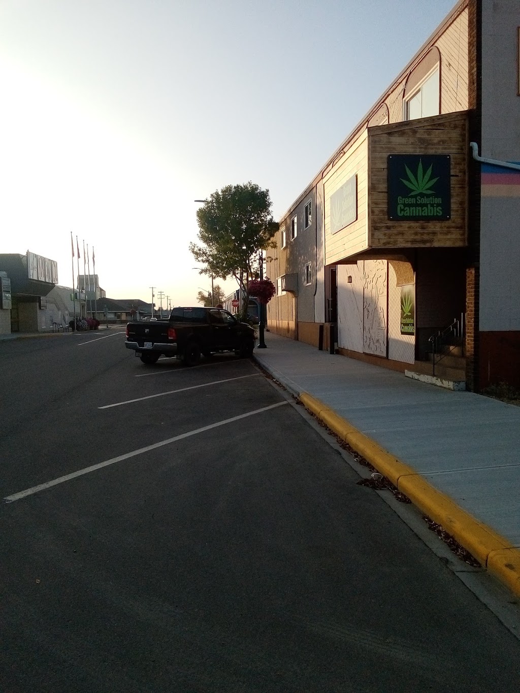 Green Solution Cannabis Barrhead | 4934 50 Ave, Barrhead, AB T7N 1J6, Canada | Phone: (780) 284-9971