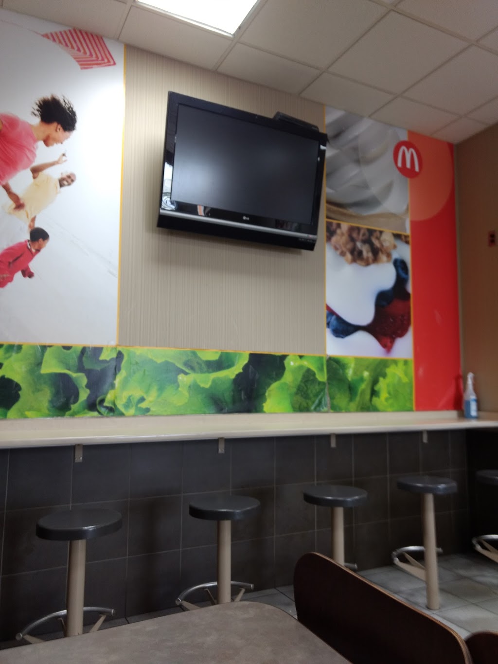 McDonalds | 1471 Harmony Rd N, Oshawa, ON L1H 7K5, Canada | Phone: (905) 720-3339