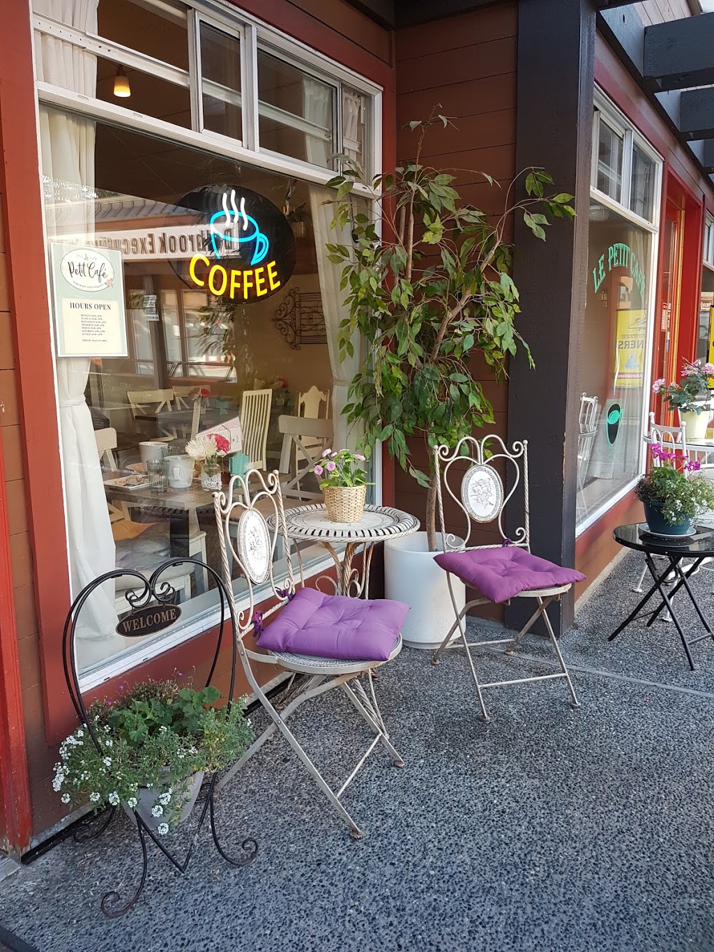 Le Petit Café | 105 - 3711 Delbrook Ave, North Vancouver, BC V7N 3Z4, Canada | Phone: (604) 971-6661