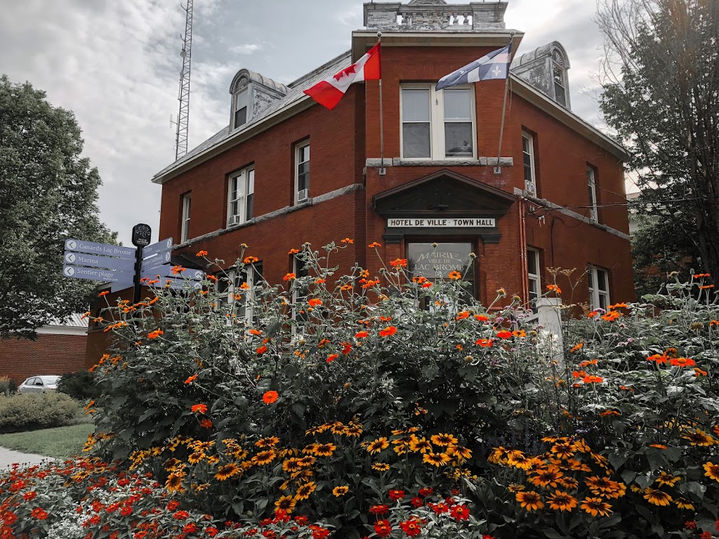 Lac-Brome Town Hall | 122 Chemin Lakeside, Knowlton, QC J0E 1V0, Canada | Phone: (450) 243-6111