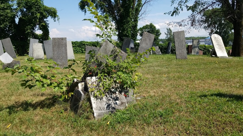 Cimetière Douglass | QC-221, Napierville, QC J0J 1L0, Canada