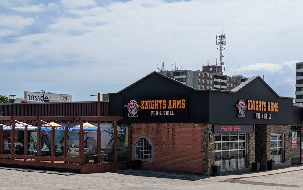Knights Arms Pub & Grill | 16925 Yonge St, Newmarket, ON L3Y 5Y1, Canada | Phone: (905) 235-3300