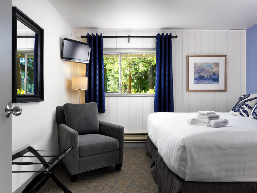 Bowen Island Lodge | 380 Cardena St, Bowen Island, BC V0N 1G1, Canada | Phone: (877) 947-2129