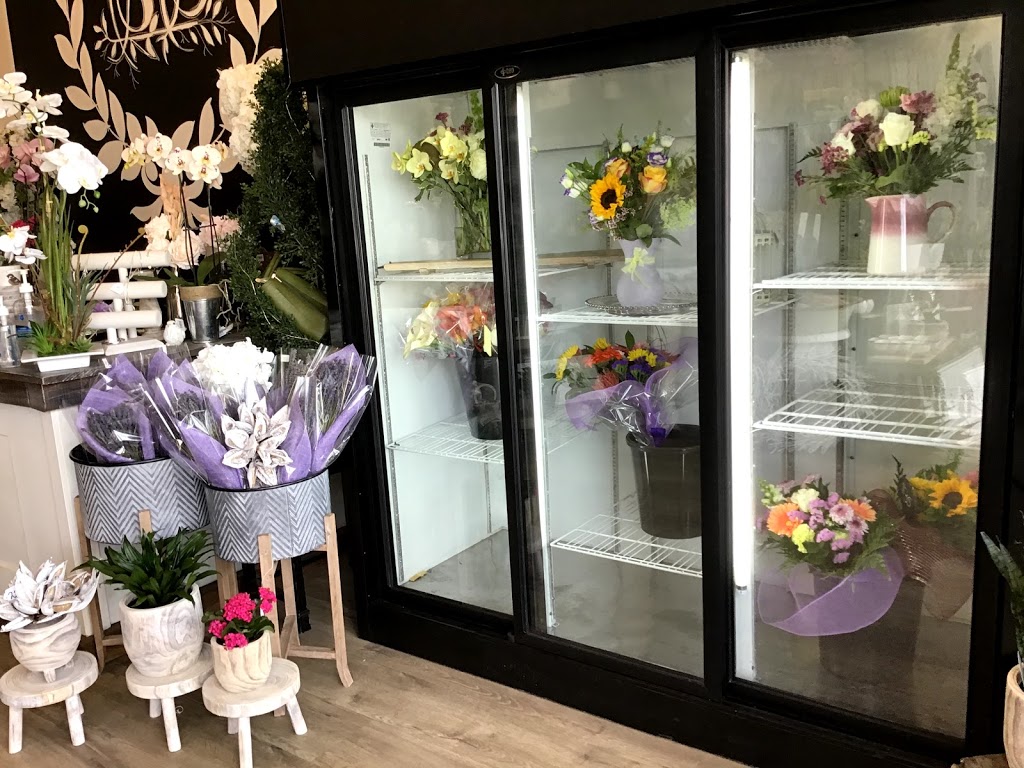 Bellas and Blooms | 440 Niagara St, Welland, ON L3C 1L5, Canada | Phone: (289) 820-6077