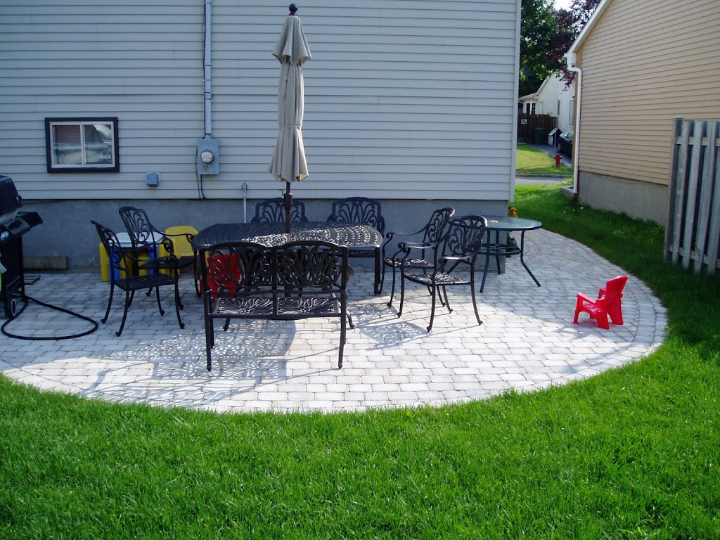 Paradise Gardens Landscaping Reg. | 100 Av. de Newton Square, Pointe-Claire, QC H9R 1H8, Canada | Phone: (514) 426-3360