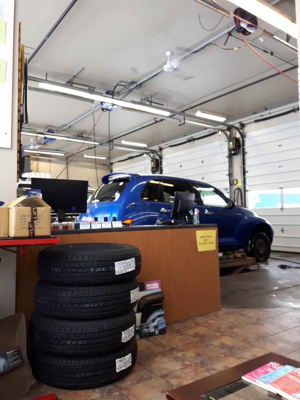 Take 5 Oil Change | 103 Broome Rd, Brockville, ON K6V 5V8, Canada | Phone: (613) 704-0911