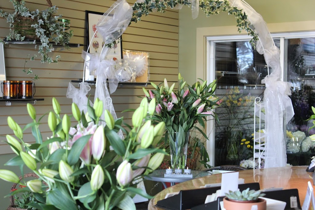 Crown Floral Boutique | 900 Watters Rd, Orléans, ON K4A 0B4, Canada | Phone: (613) 841-7770