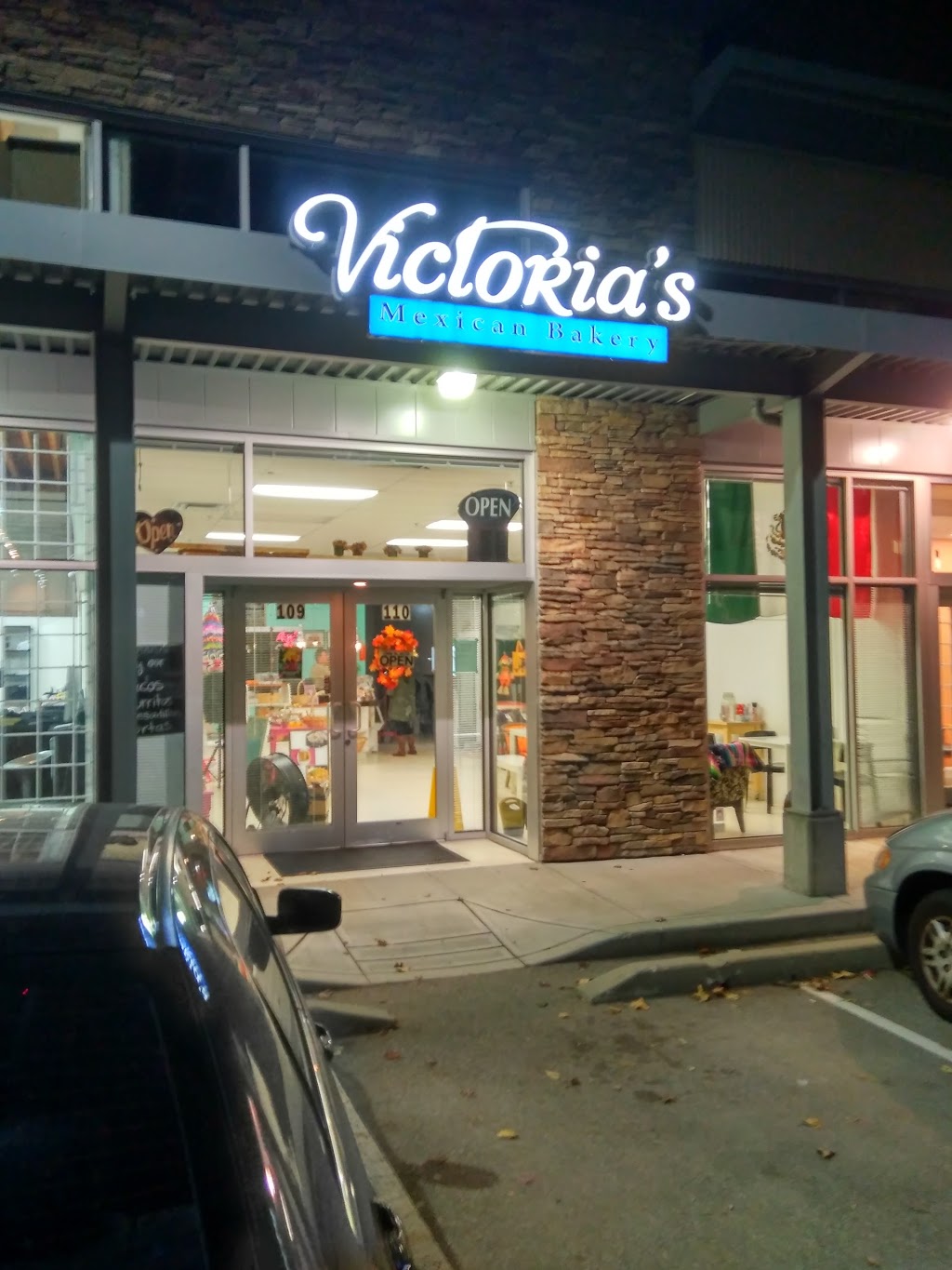 Victorias Mexican Bakery | 8056 King George Blvd, Surrey, BC V3W 5B5, Canada | Phone: (778) 578-7830