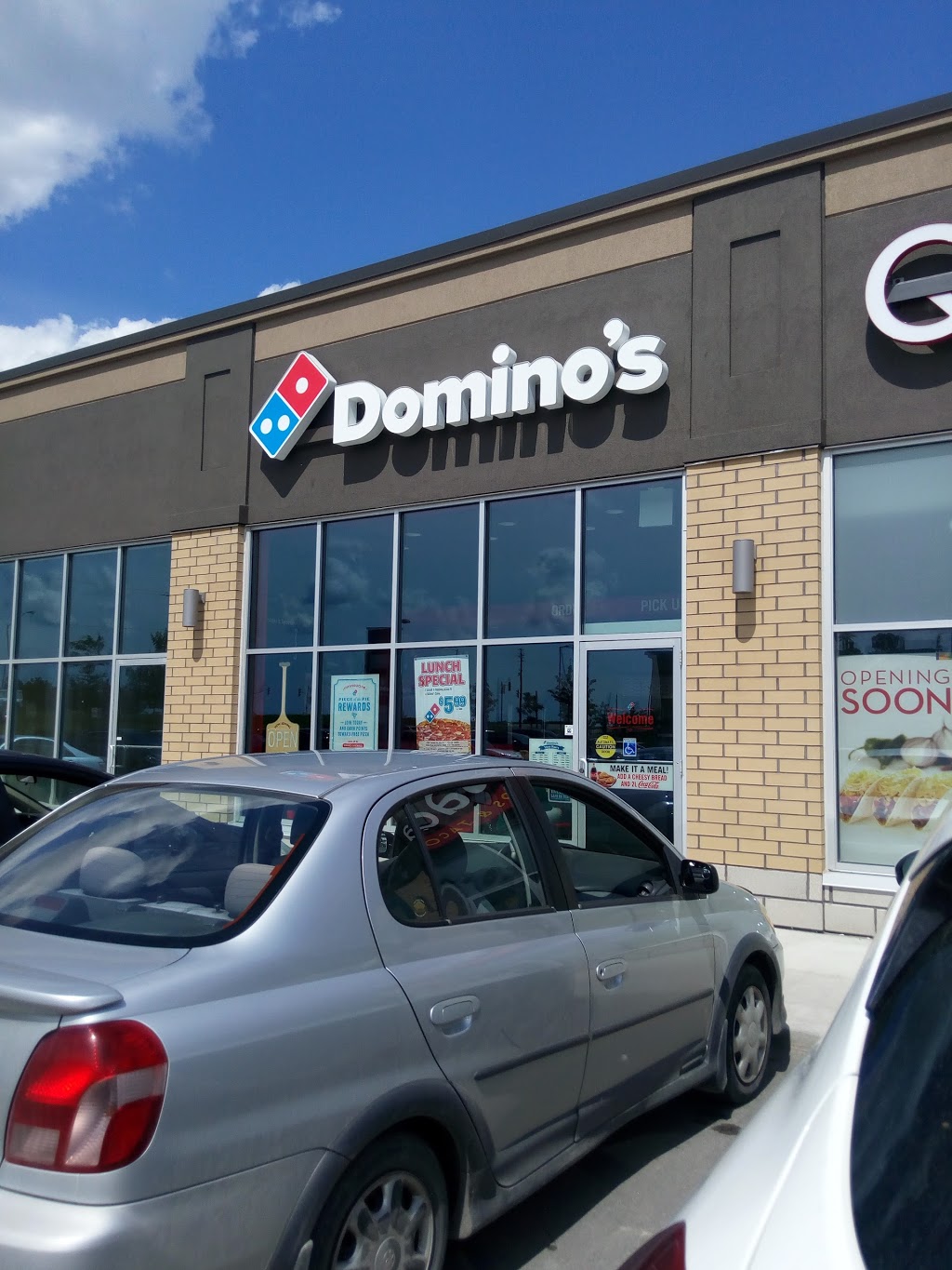 Dominos | 449 Kent St W unit f6, Lindsay, ON K9V 6C3, Canada | Phone: (705) 324-2600