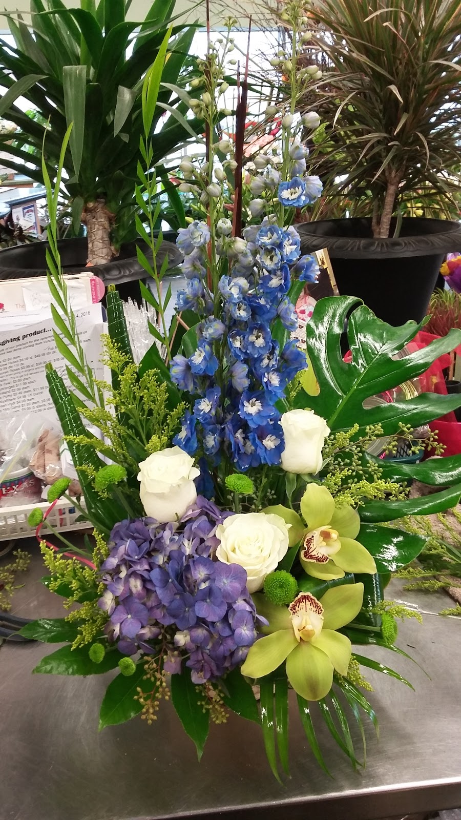 Bunches Flowers Co. Parkallen | 7108 109 St NW, Edmonton, AB T6G 1B8, Canada | Phone: (780) 447-5359