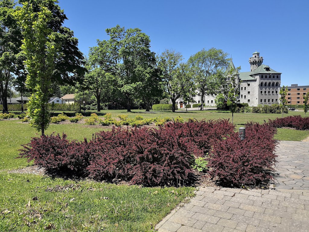 Parc Anet-Gomin | 940 Boulevard René-Lévesque O, Québec, QC G1S 1T6, Canada