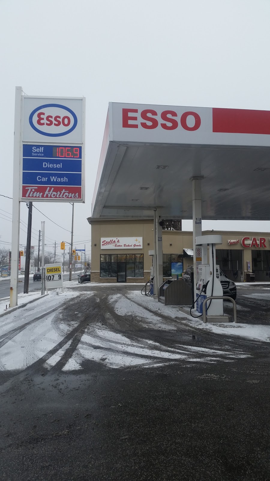 DUNDAS ESSO | 3449 Dundas St W, York, ON M6S 2S5, Canada | Phone: (416) 763-7171