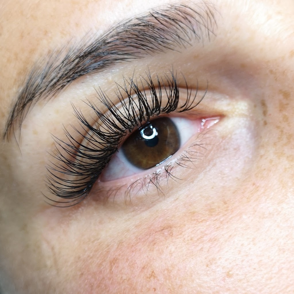 Lashes by Tiff | 57 W Main St, Welland, ON L3C 4Z5, Canada | Phone: (226) 567-3237