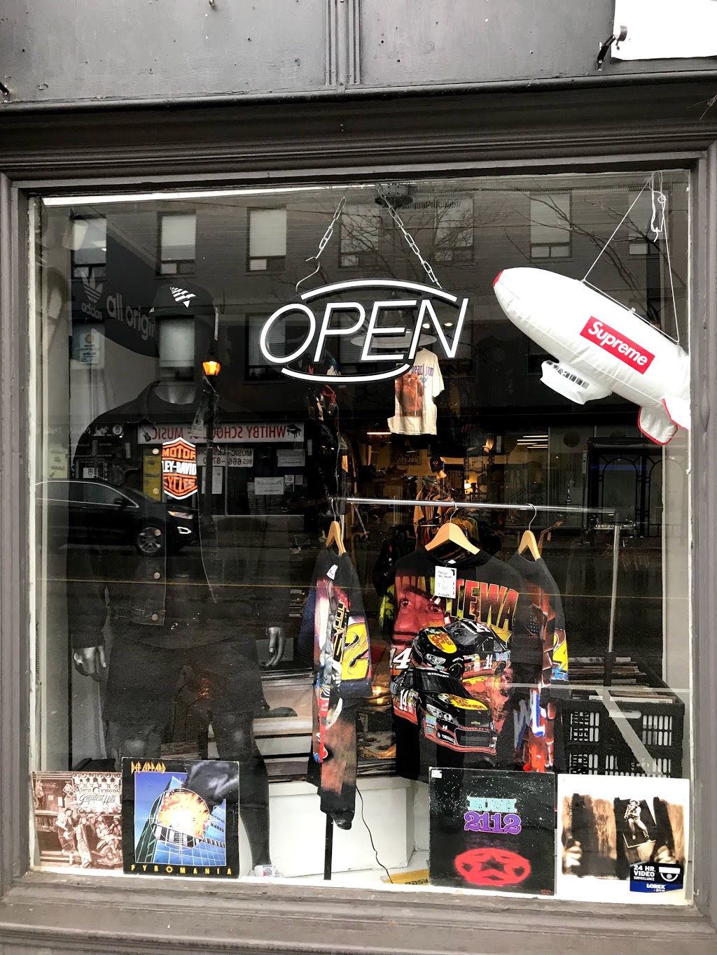 Vintage 905 | 108 Dundas St W, Whitby, ON L1N 2N9, Canada