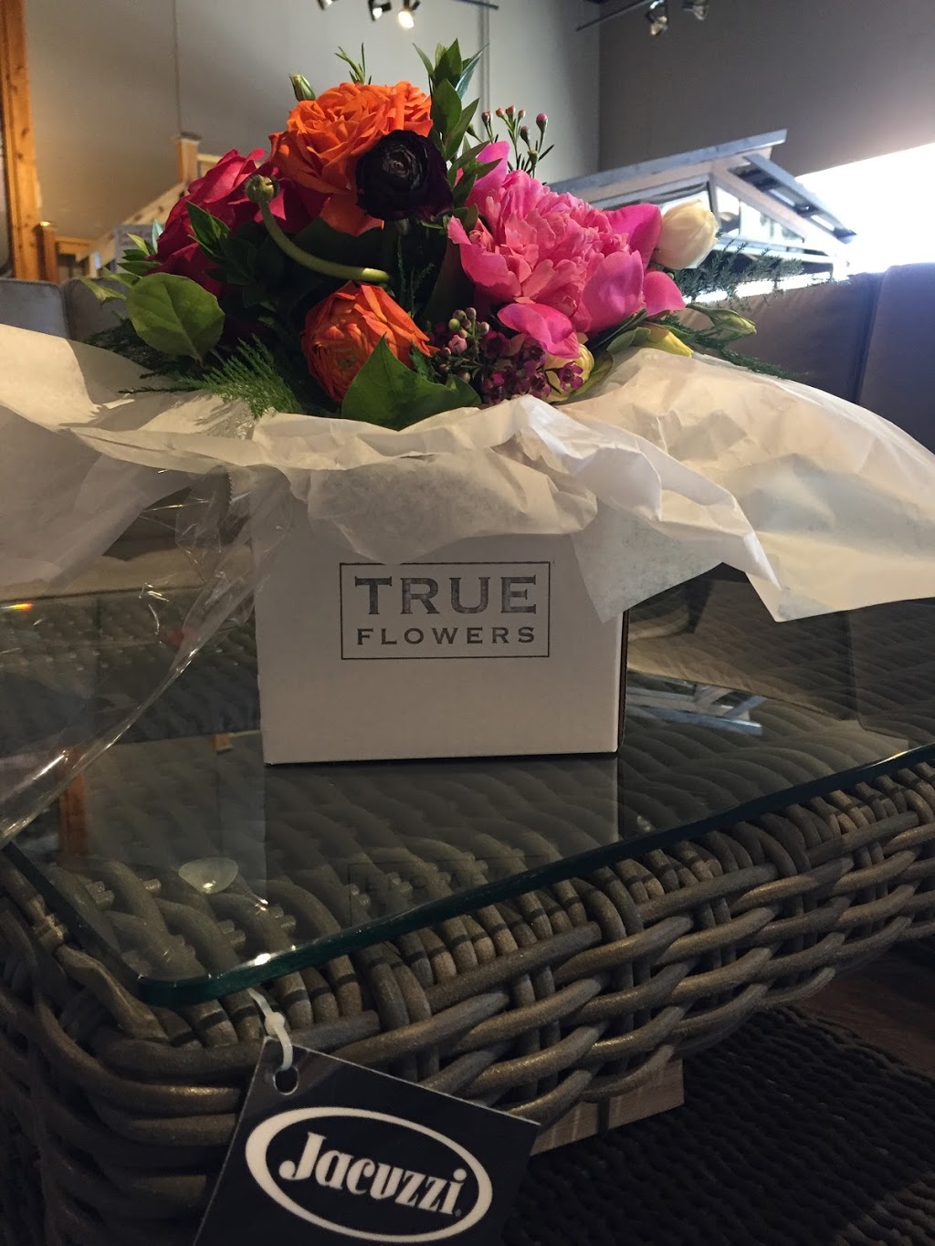 True Flowers | 118 Lakeshore Rd W, Oakville, ON L6K 1E3, Canada | Phone: (905) 337-3178