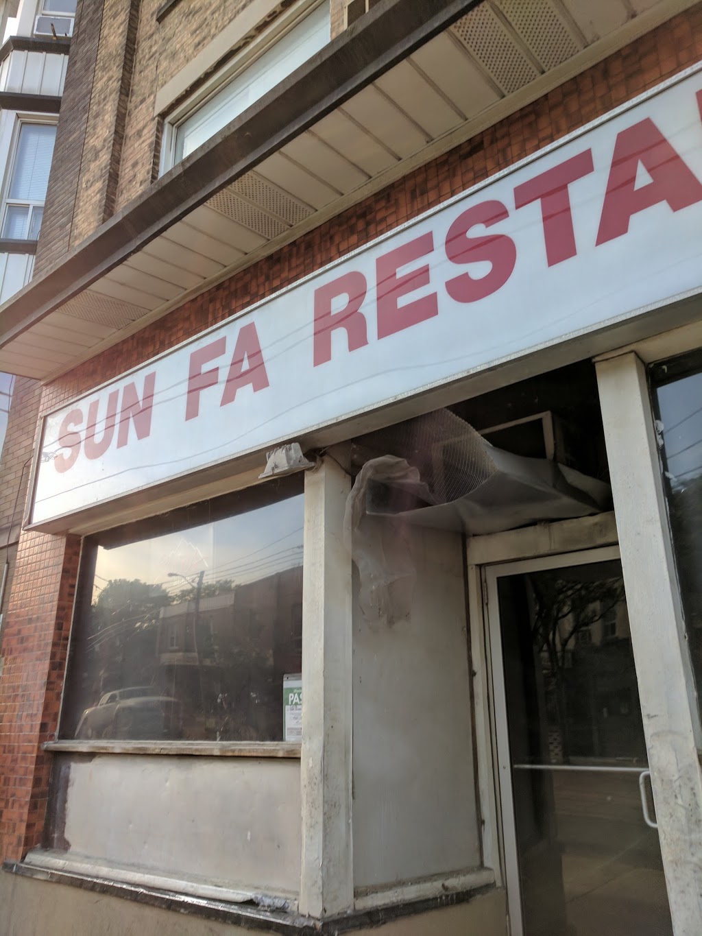 Sun Fa Restaurant | 1483 Queen St W, Toronto, ON M6R 1A1, Canada | Phone: (416) 539-8935