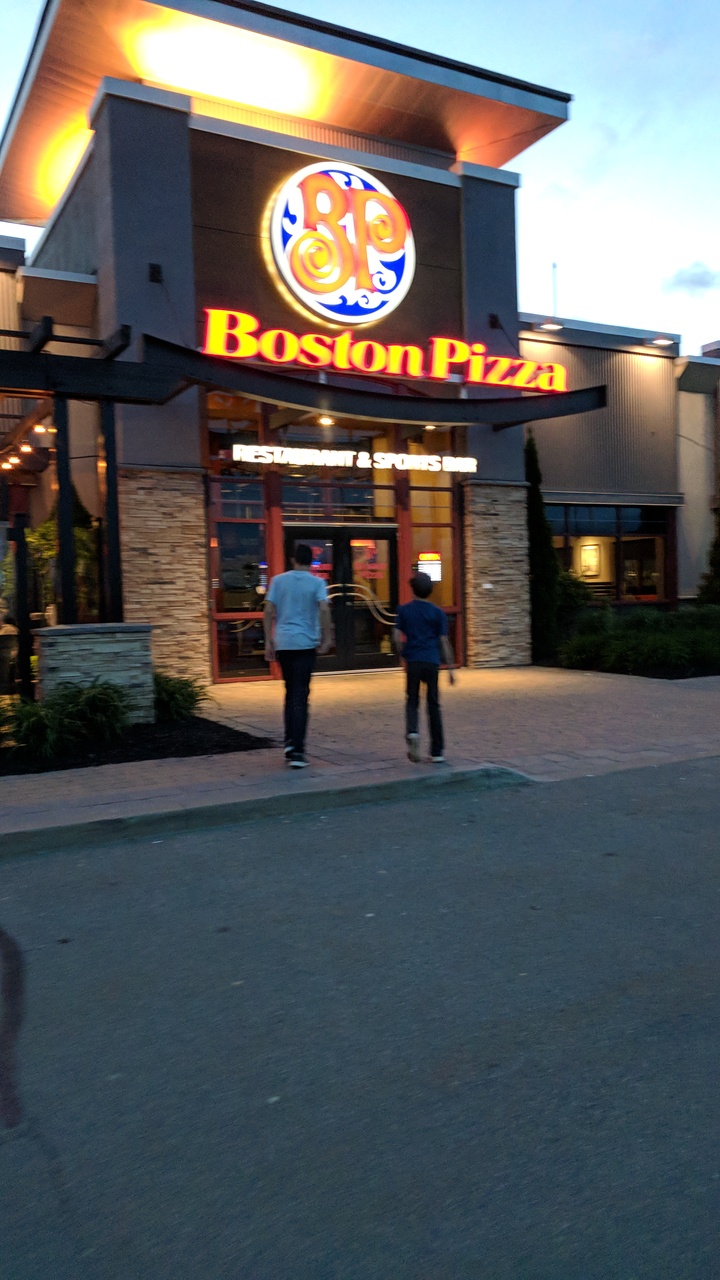 Boston Pizza | 111 Shubie Dr, Dartmouth, NS B3B 0C3, Canada | Phone: (902) 480-7878