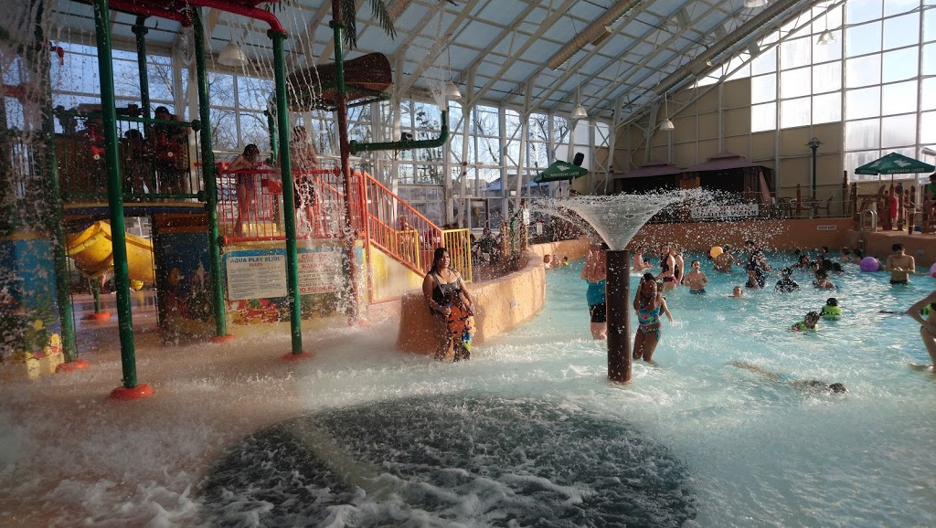 Waves Indoor Waterpark | 8444 Lundys Ln, Niagara Falls, ON L2H 1H4, Canada | Phone: (905) 356-8444