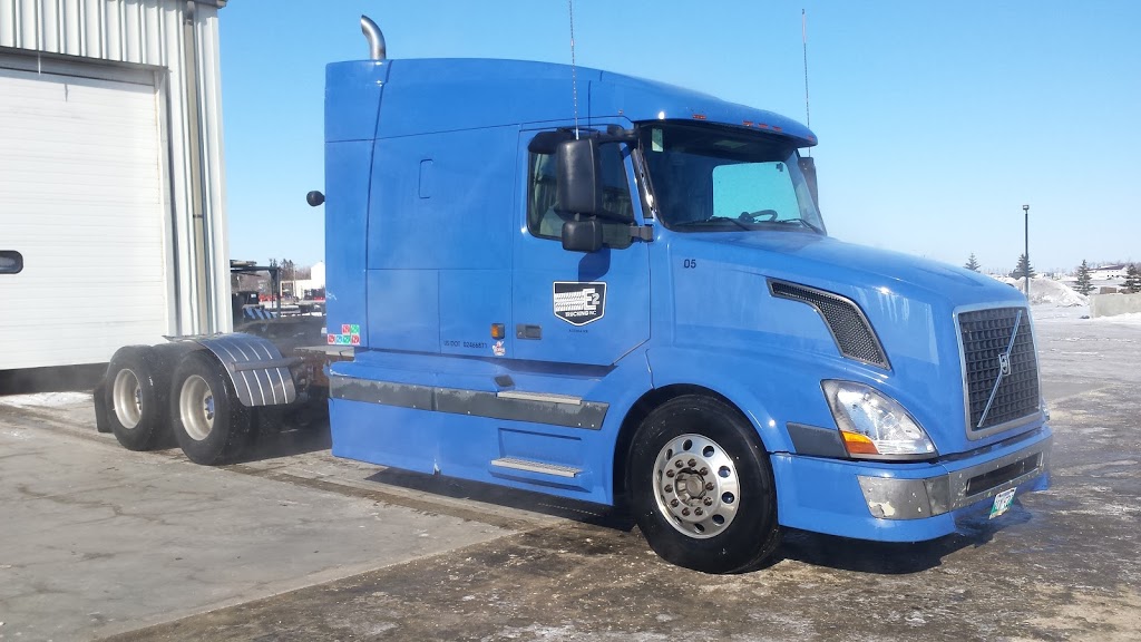 E2 Trucking | 4019 Rd 9nw, Altona, MB R0G 0B0, Canada | Phone: (204) 216-1006