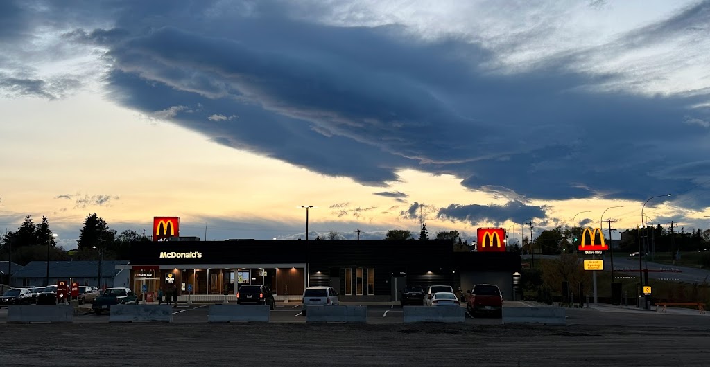 McDonalds | 112 1 St E, Cardston, AB T0K 0K0, Canada | Phone: (587) 787-1629