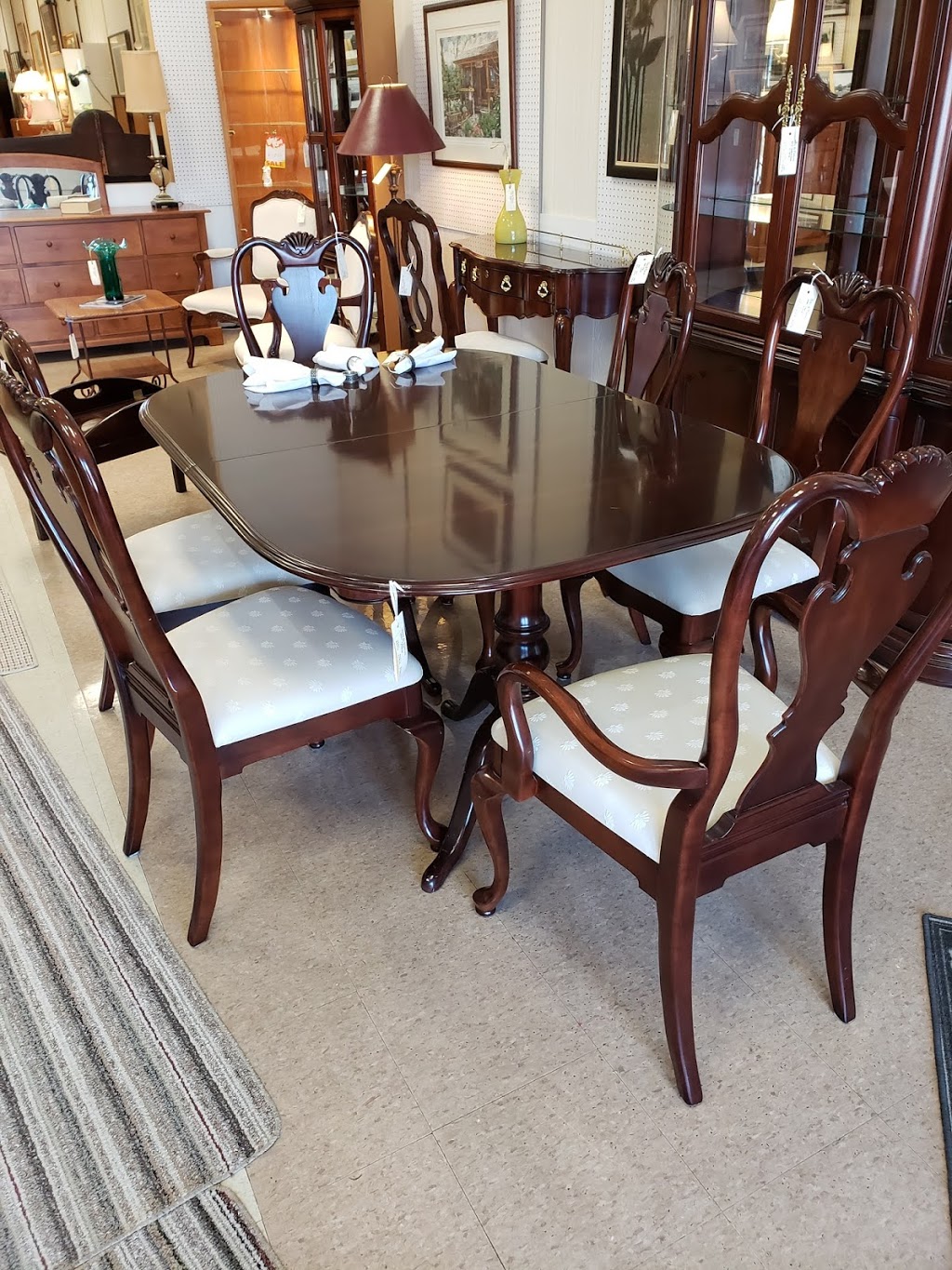 Bits & Pieces Furniture & Decor Consignment Store | 408 Gage Ave, Kitchener, ON N2M 5C9, Canada | Phone: (519) 742-4033